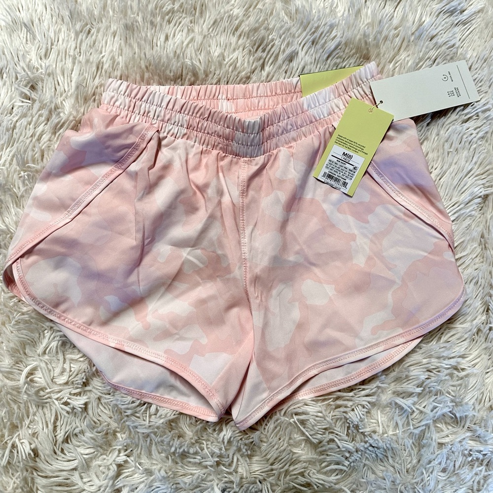 Girls All-in Motion Pink Camo Shorts Size 8 - new with tags